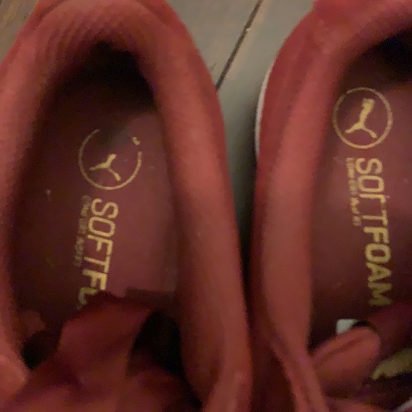 Used Puma Red Tibetan Velvet Shoes size 7.5 - Picture 2 of 5